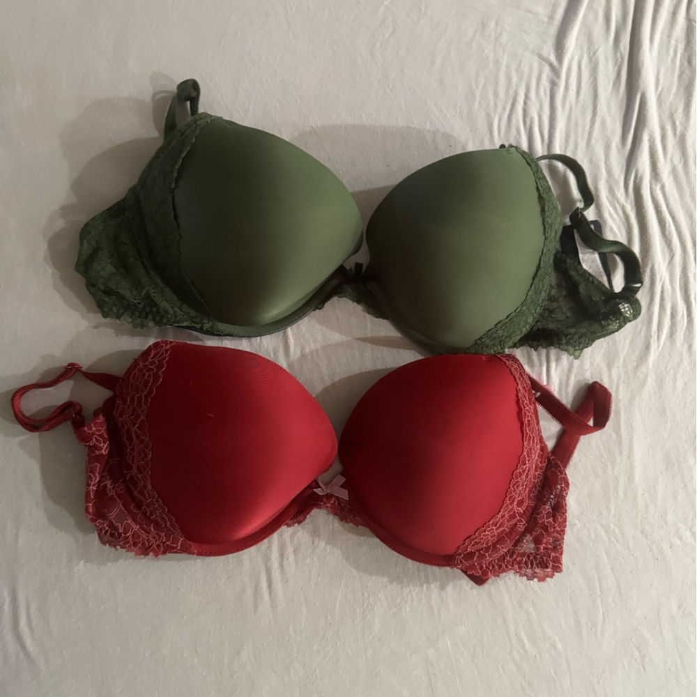 Victoria's Secret Red and Green Underwire Bras Adjustable Straps bundle of 2